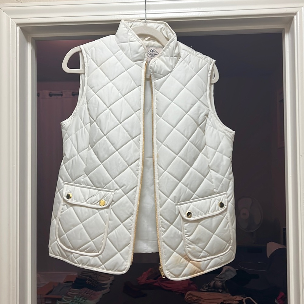 White vest